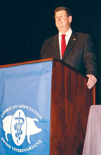 Dr. Waddell at the AASV Lectern