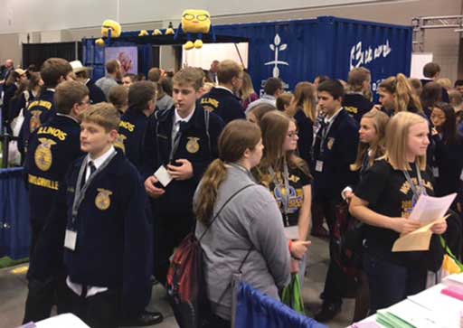 Crowd of FFA students